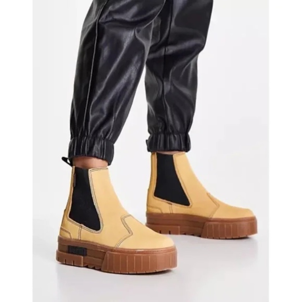 LIKE NEW! Women's Puma Mayze Tan Suede Platform Ankle Boot - 6